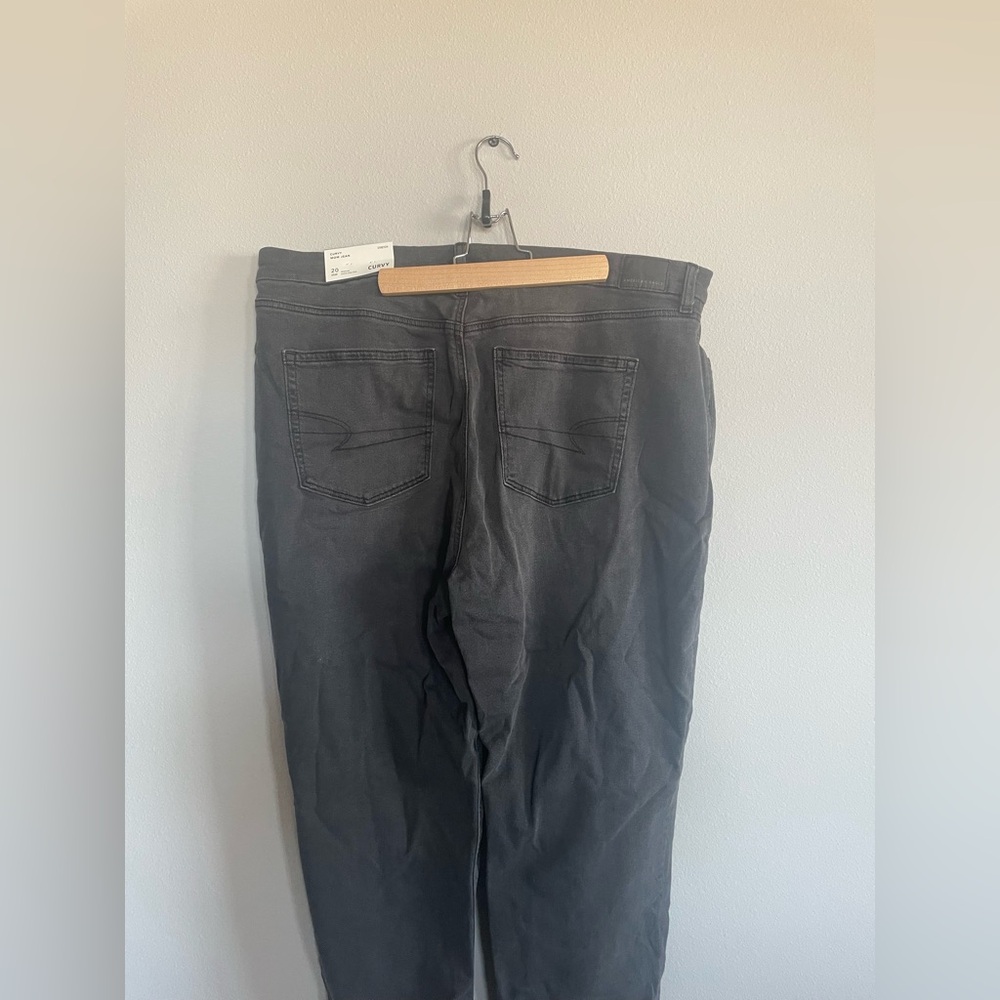 NWT American Eagle Curvy Mom Jean Stretch High Rise in Black - Picture 3 of 5